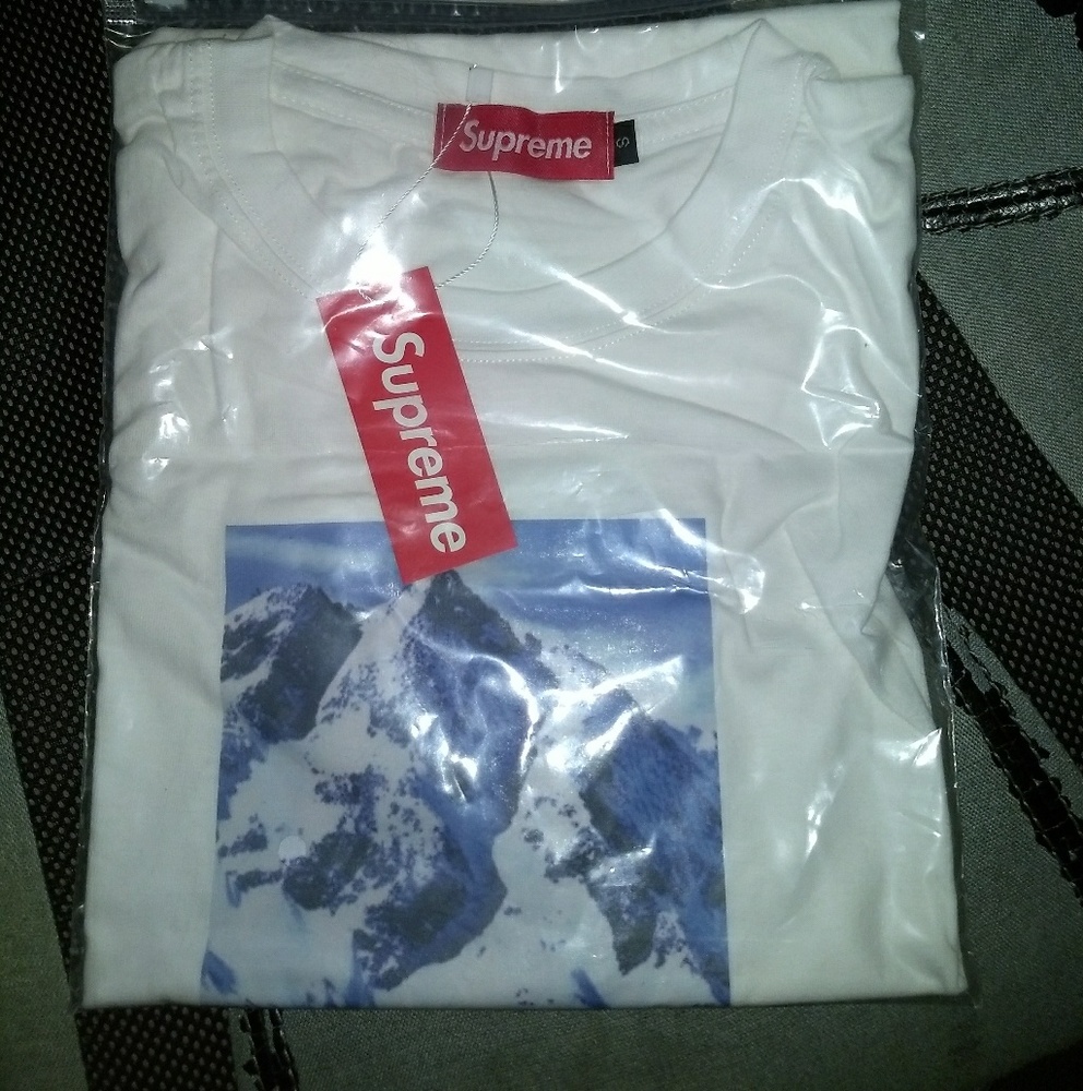 Mountain Graphic Tee